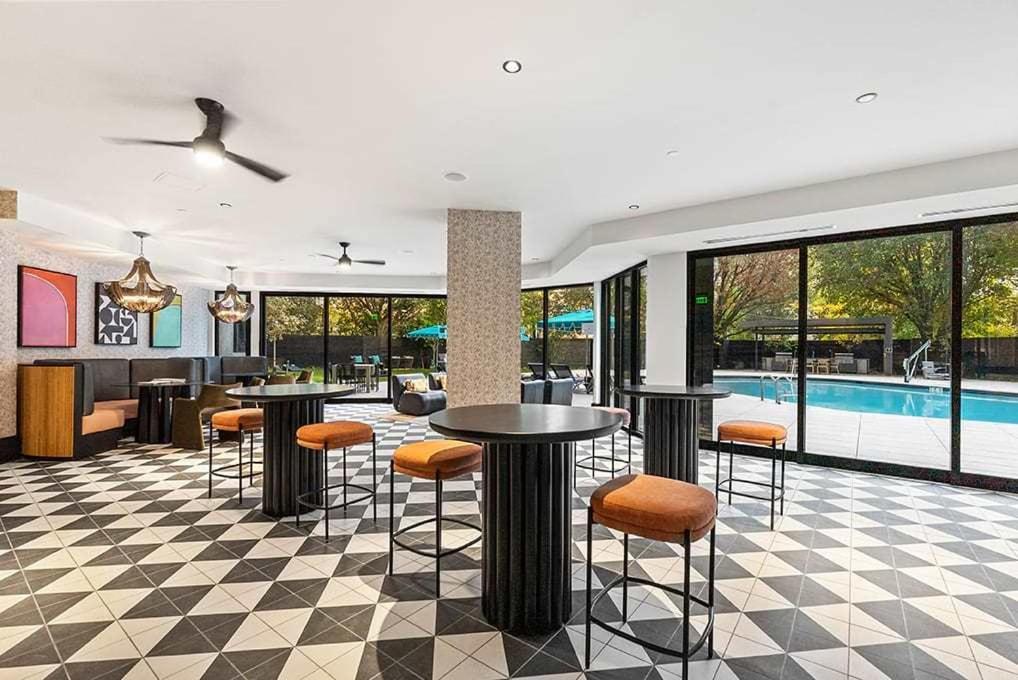 2Br Executive Apartment With Spacious Layout 阿林顿 外观 照片